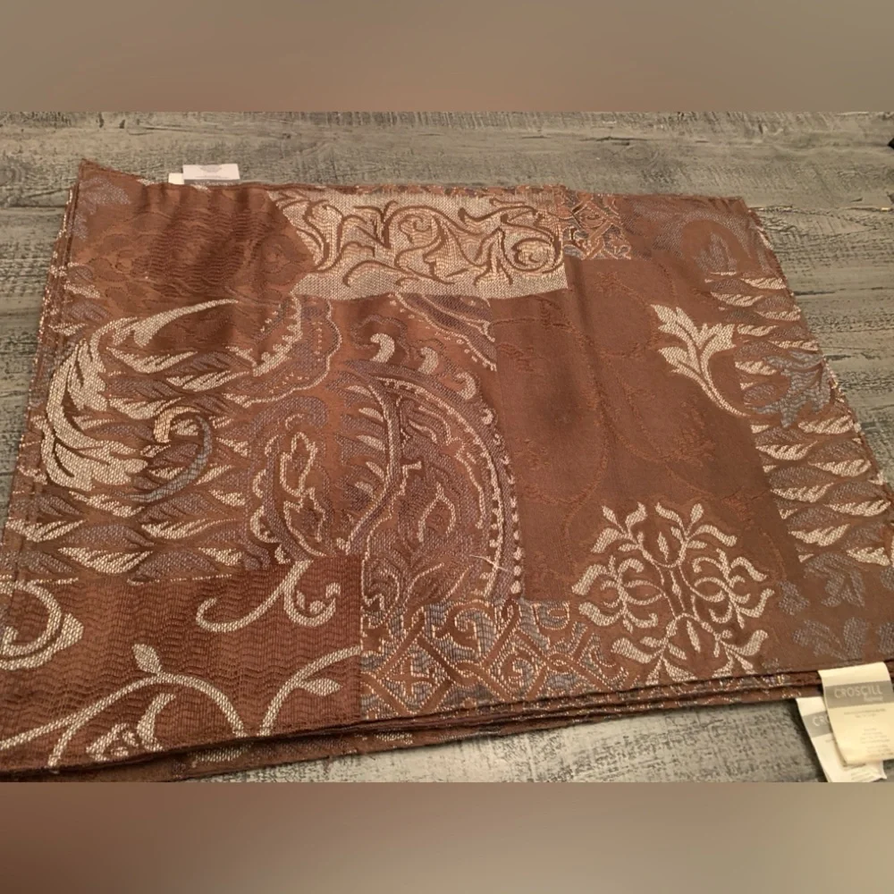 13” X 18” Table Placemats by Croscill Home, set of 4, Burgundy with old gol…